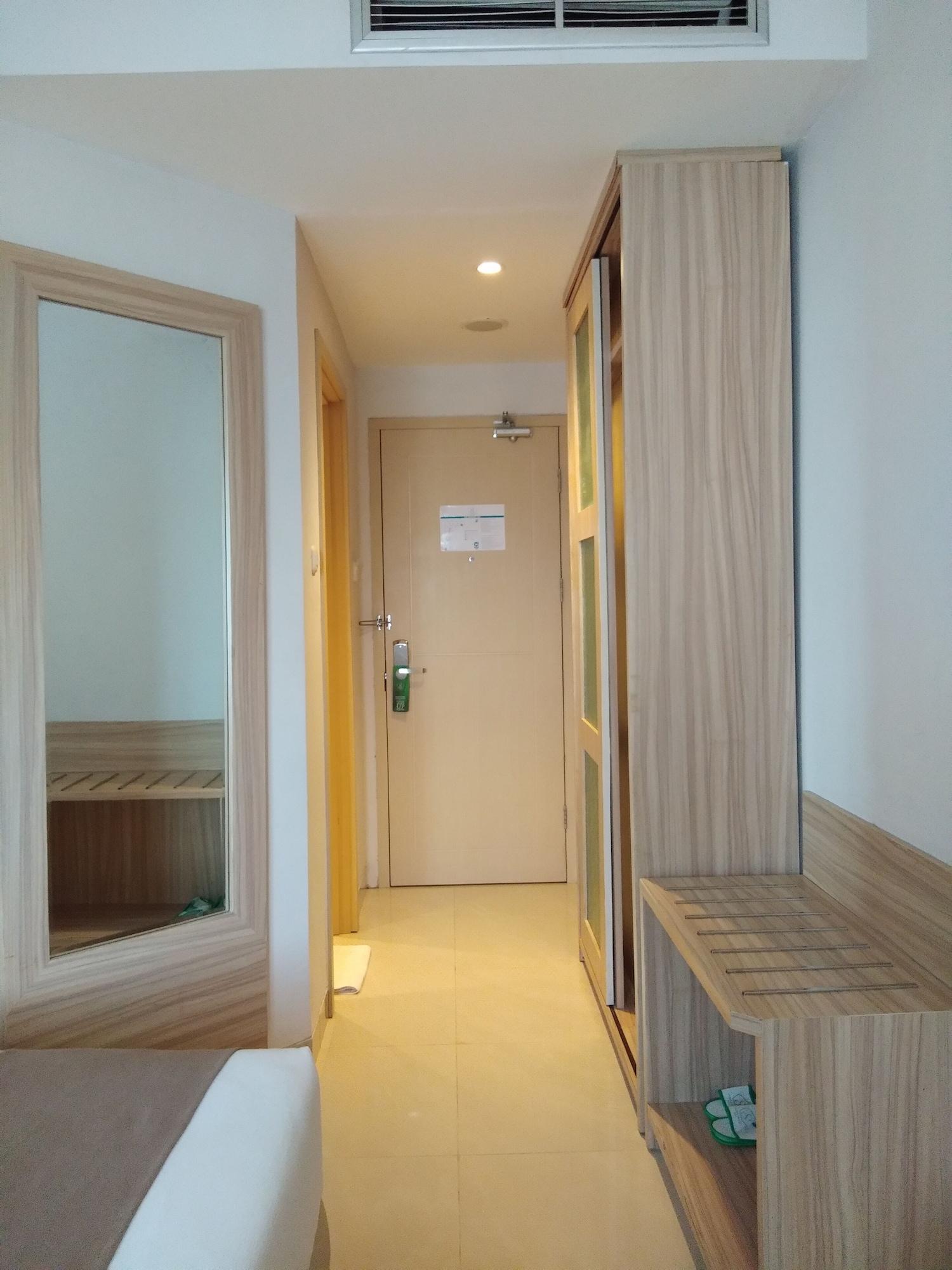 Lorin Syariah Solo Hotel Exterior photo
