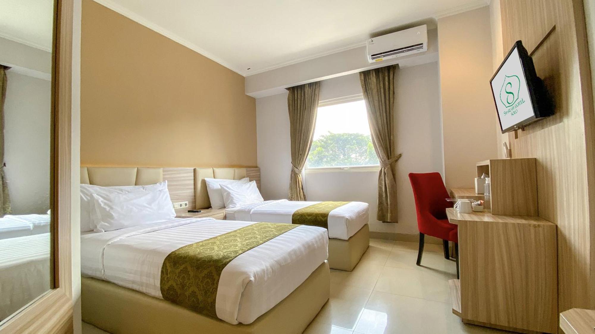 Lorin Syariah Solo Hotel Exterior photo